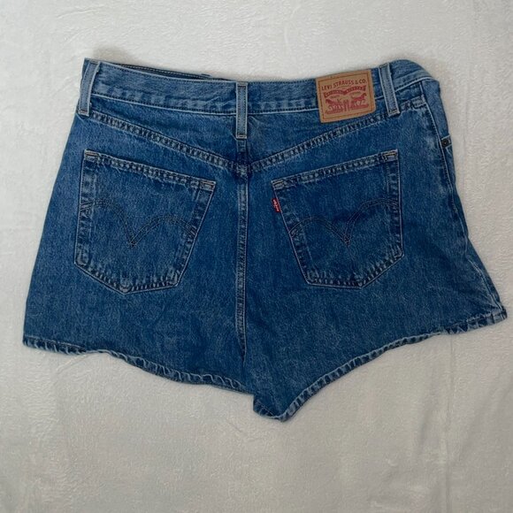 Levi's High Waisted Mom Jean Shorts Women 30x14 size 32 Blue Denim 100% Cotton - Picture 9 of 10